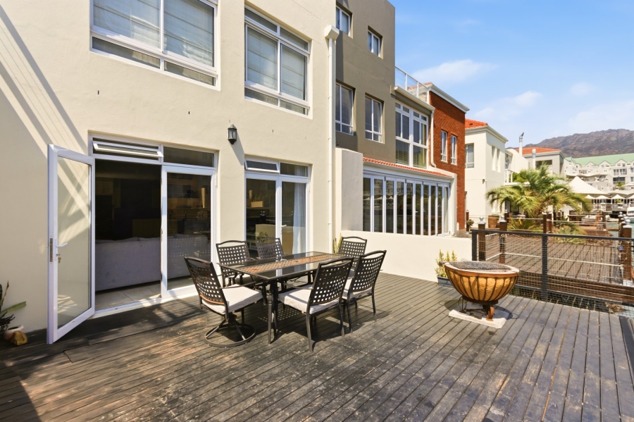 4 Bedroom Property for Sale in Harbour Island Western Cape